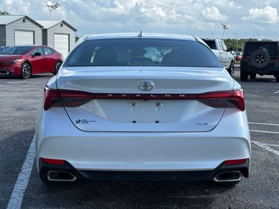 2019 Toyota Avalon XLE