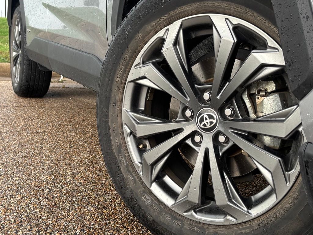 2023 Toyota RAV4 Hybrid XLE Premium