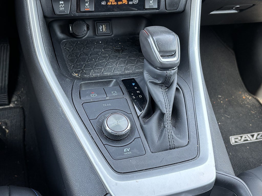 2024 Toyota RAV4 XSE