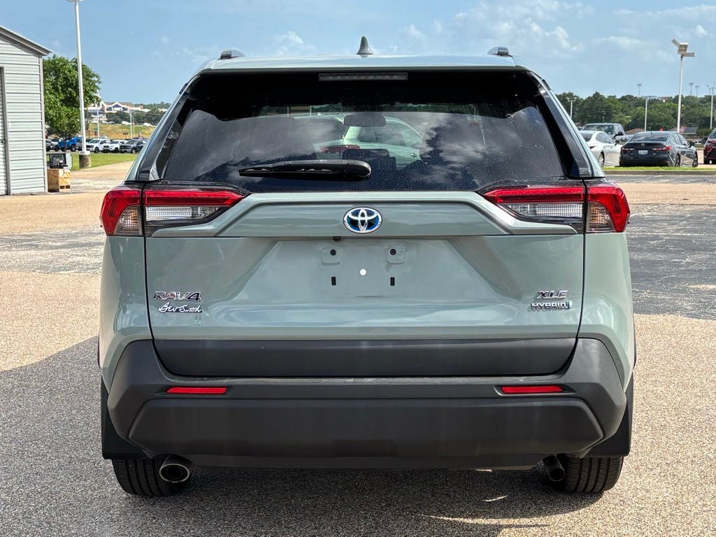 2021 Toyota RAV4 Hybrid XLE