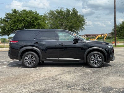 2024 Nissan Pathfinder S