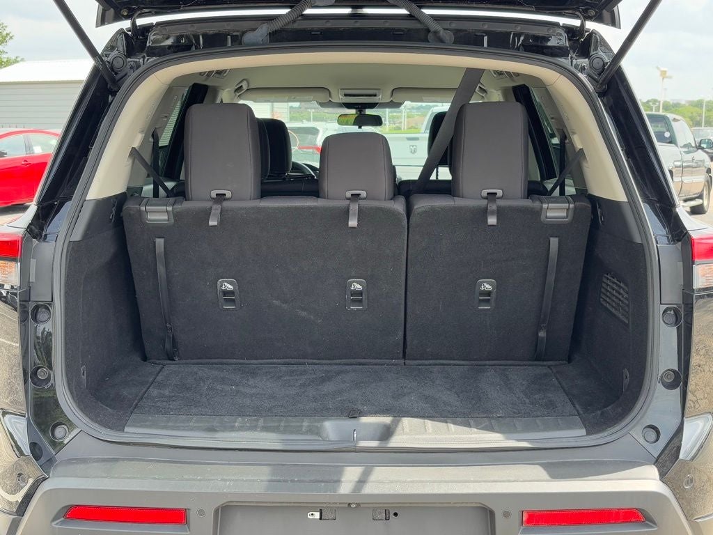 2024 Nissan Pathfinder S