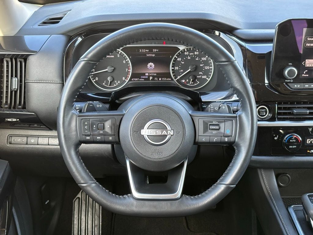 2024 Nissan Pathfinder SV