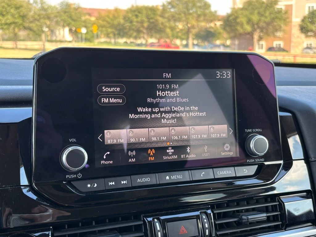 2024 Nissan Pathfinder SV