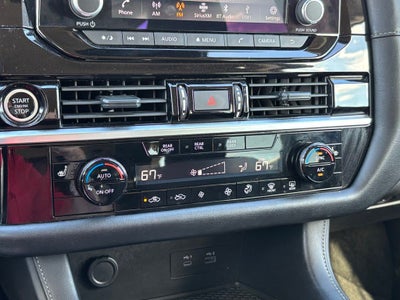 2024 Nissan Pathfinder SV