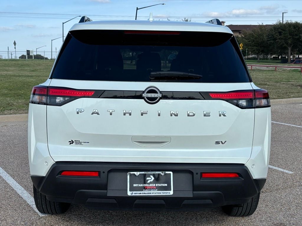 2024 Nissan Pathfinder SV