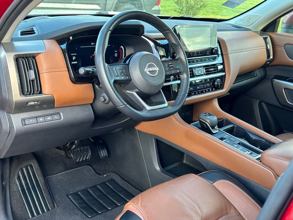 2024 Nissan Pathfinder Platinum