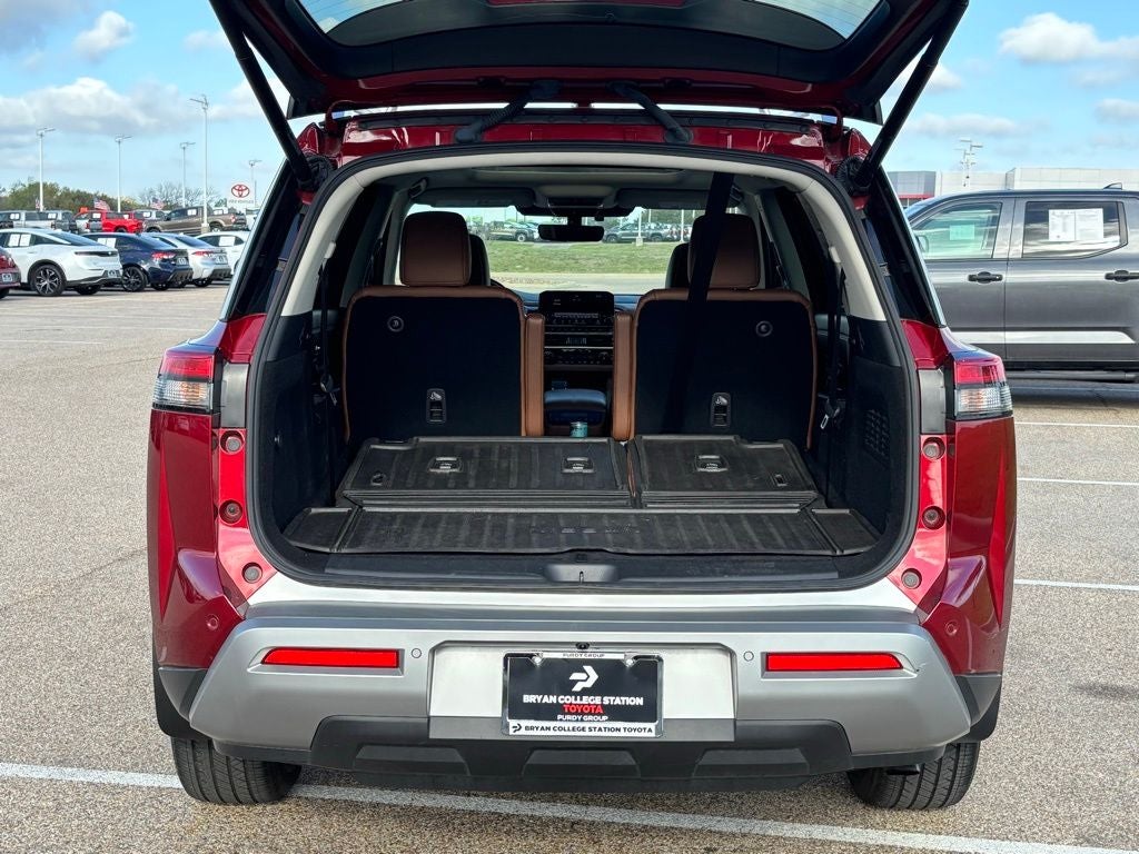 2024 Nissan Pathfinder Platinum