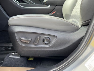 2023 Toyota Highlander Hybrid Bronze Edition