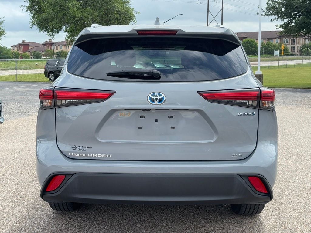 2023 Toyota Highlander Hybrid Bronze Edition