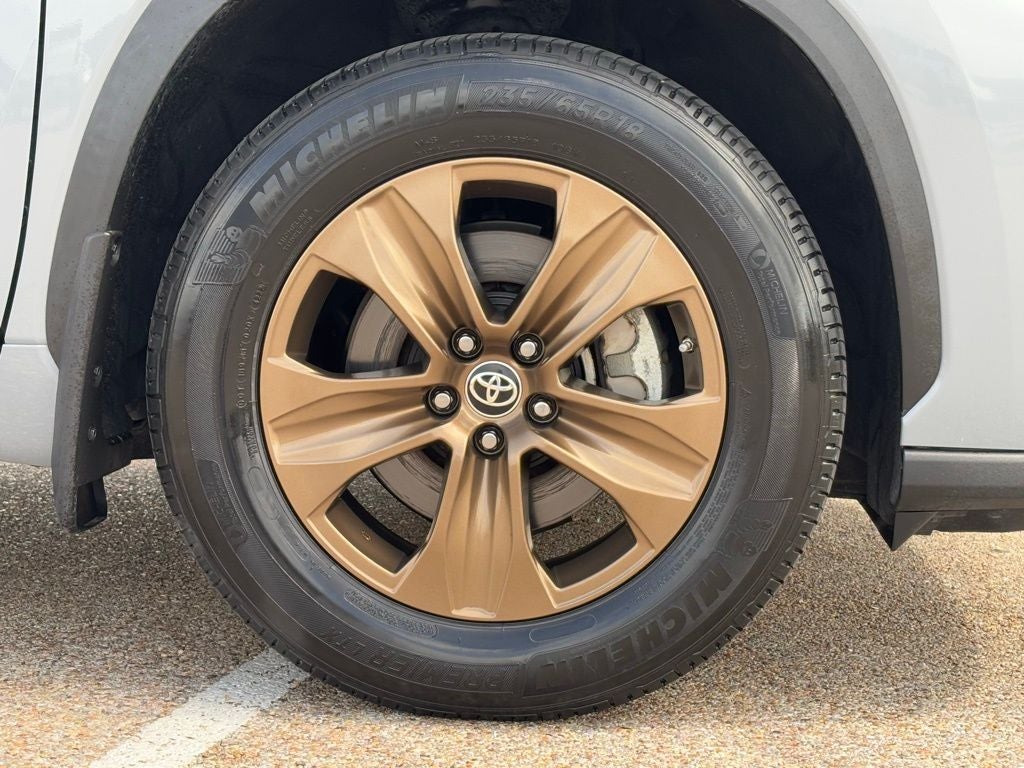 2023 Toyota Highlander Hybrid Bronze Edition