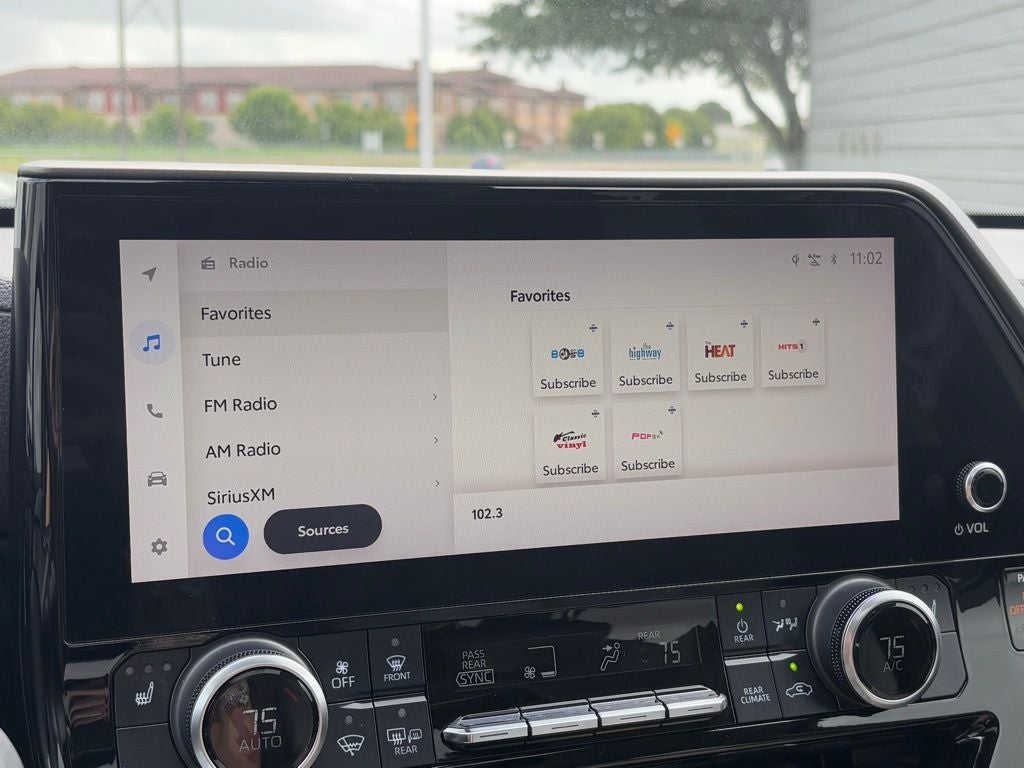 2023 Toyota Highlander Hybrid Bronze Edition