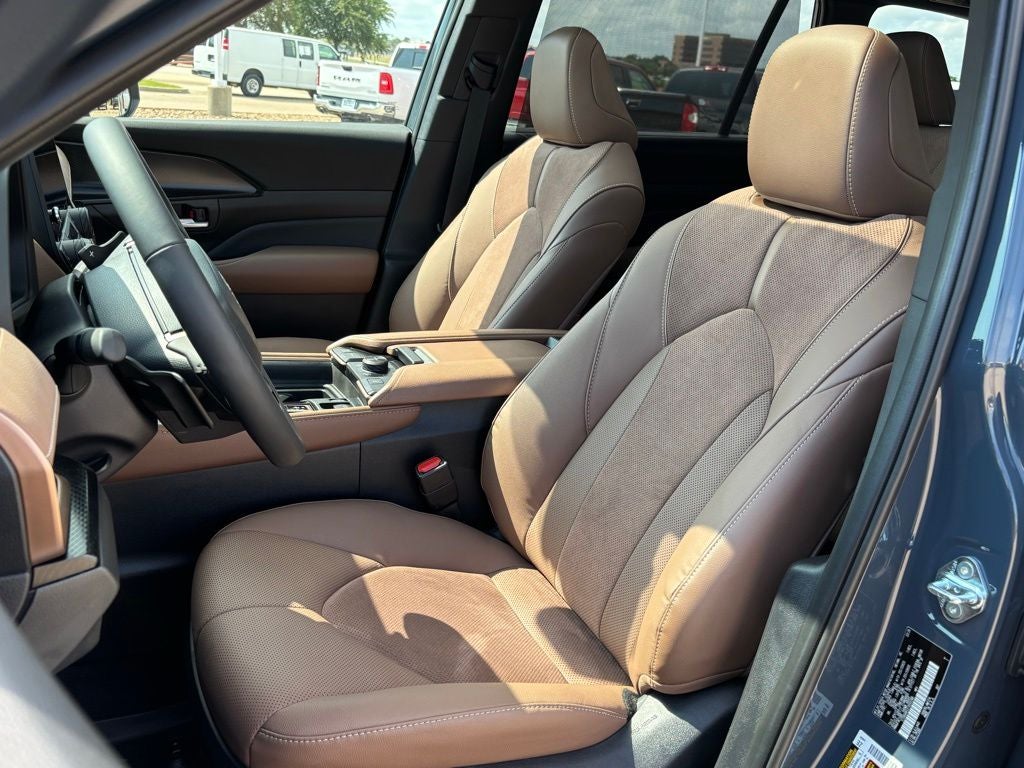 2026 Toyota Grand Highlander Hybrid MAX Platinum