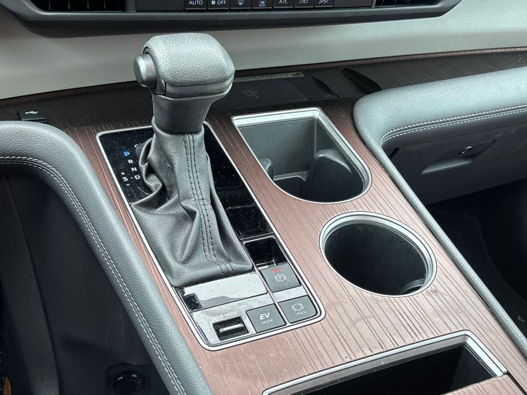 2024 Toyota Sienna LE 8 Passenger