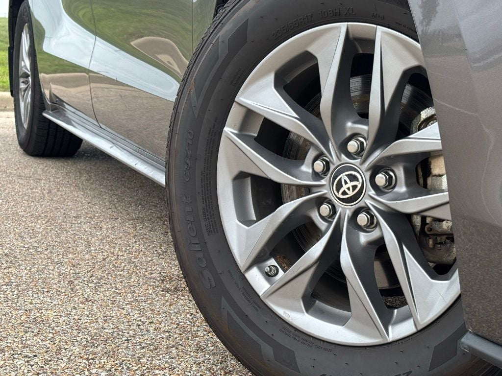 2024 Toyota Sienna LE 8 Passenger