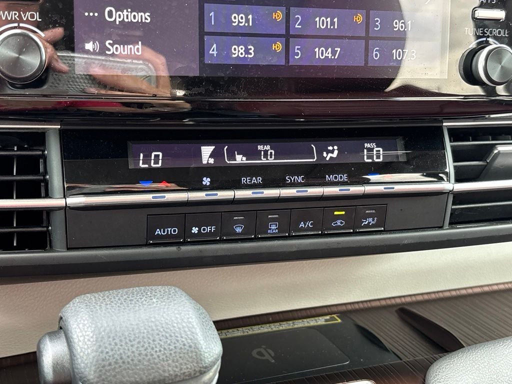 2024 Toyota Sienna LE 8 Passenger