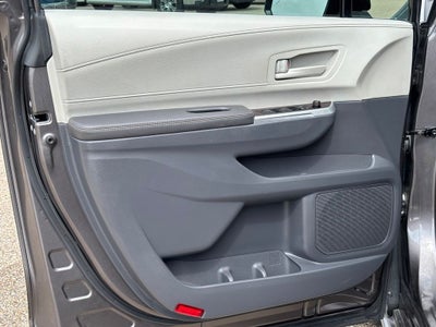 2024 Toyota Sienna LE 8 Passenger