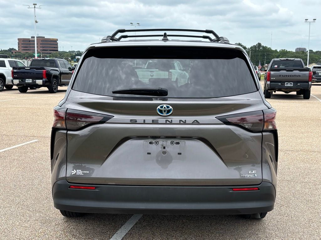 2024 Toyota Sienna LE 8 Passenger
