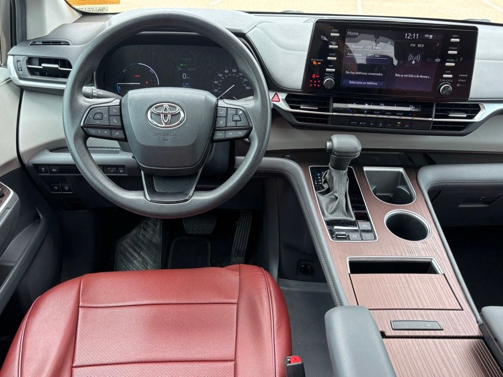 2024 Toyota Sienna LE 8 Passenger