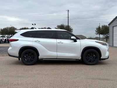 2022 Toyota Highlander L
