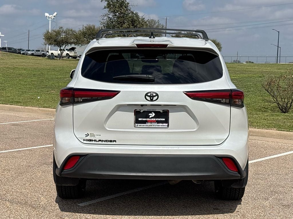 2022 Toyota Highlander L