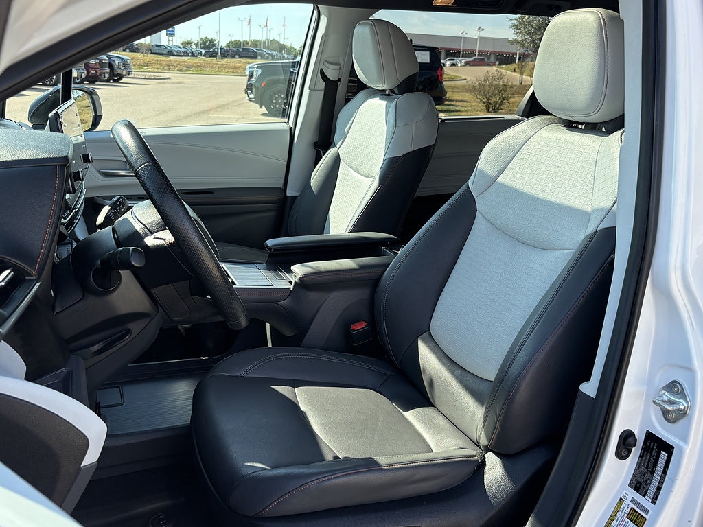 2024 Toyota Sienna XSE 7-Passenger
