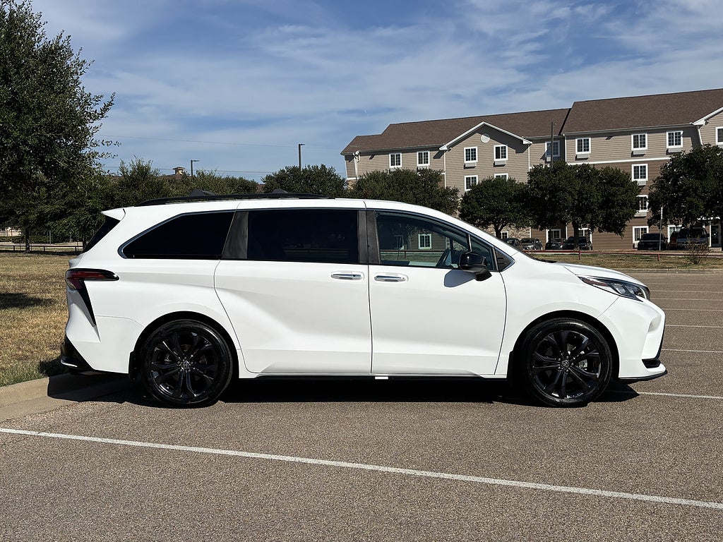 2024 Toyota Sienna XSE 7-Passenger