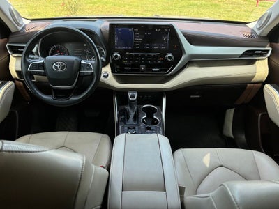 2022 Toyota Highlander Platinum