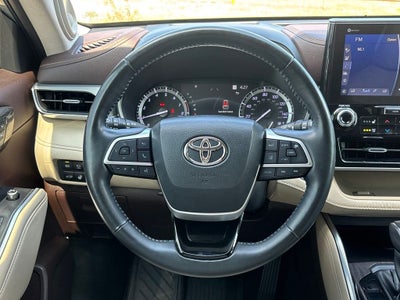 2022 Toyota Highlander Platinum