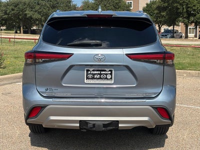 2022 Toyota Highlander Platinum