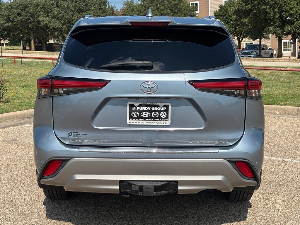 2022 Toyota Highlander Platinum