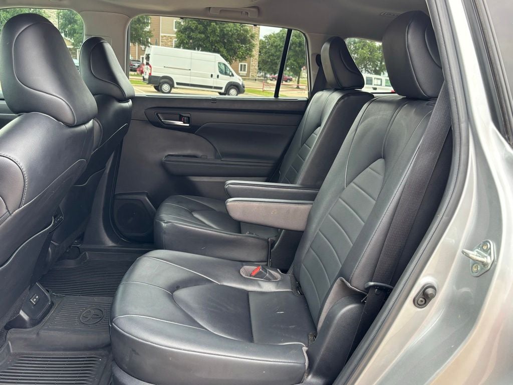 2023 Toyota Highlander Hybrid XLE