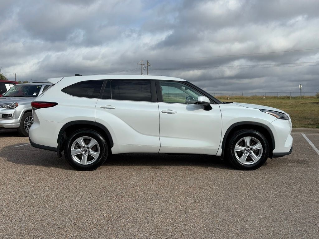 2023 Toyota Highlander LE