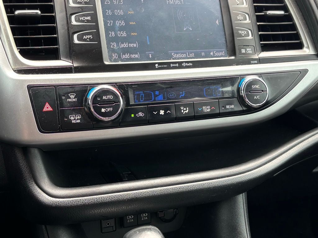 2019 Toyota Highlander SE