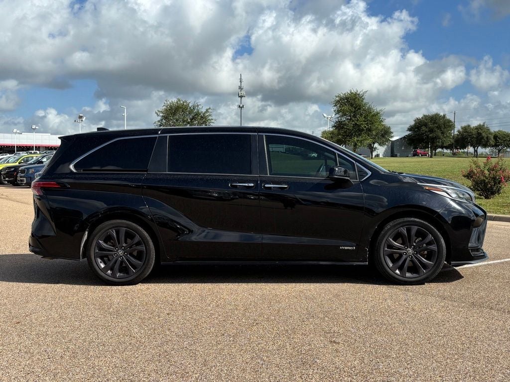 2021 Toyota Sienna XSE 7 Passenger