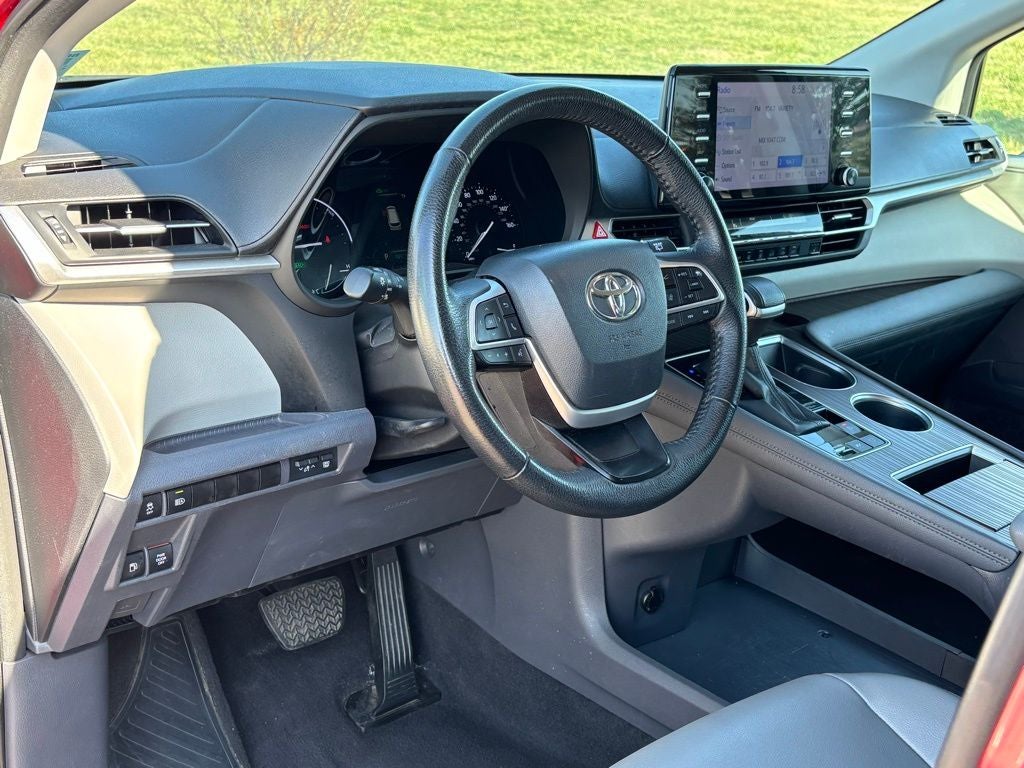 2023 Toyota Sienna XLE 8 Passenger