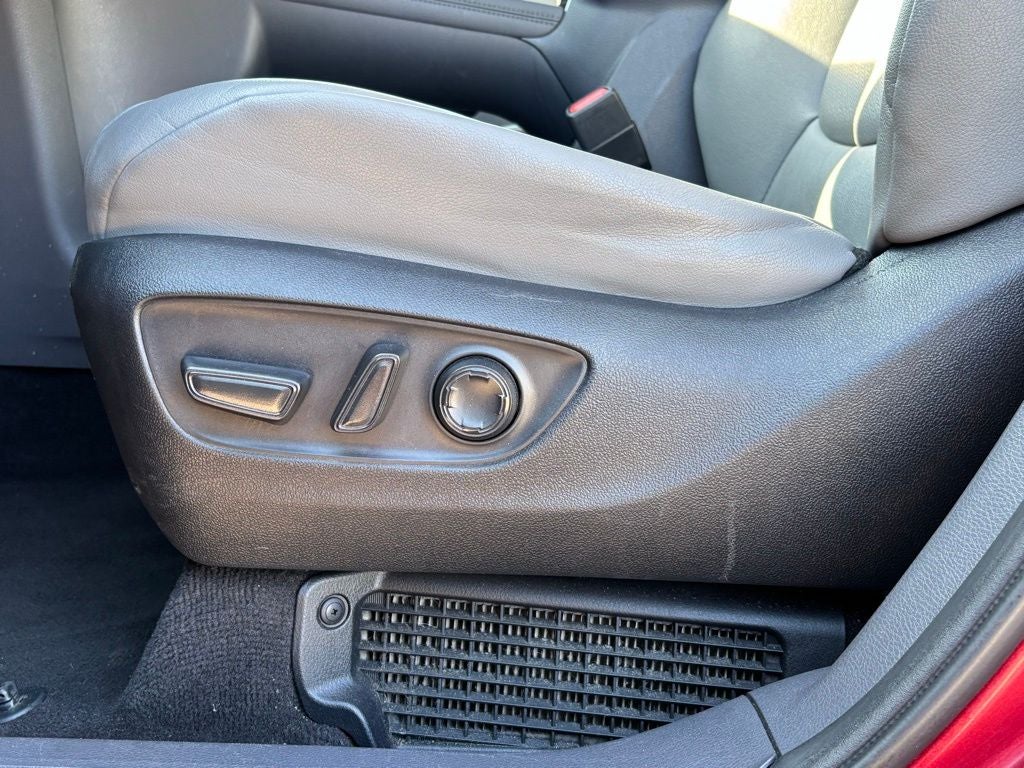 2023 Toyota Sienna XLE 8 Passenger