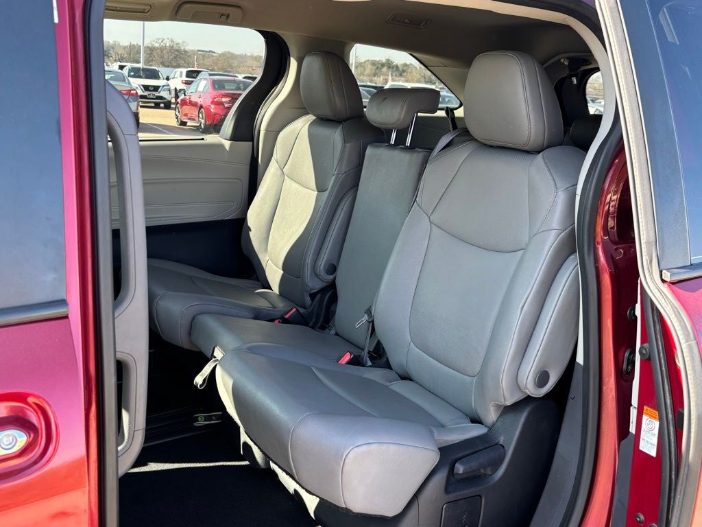 2023 Toyota Sienna XLE 8 Passenger