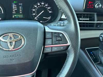 2023 Toyota Sienna XLE 8 Passenger