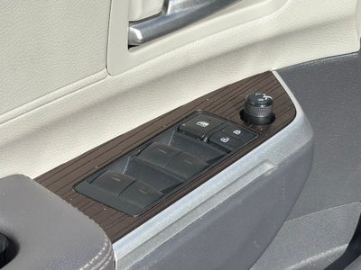 2023 Toyota Sienna XLE 8 Passenger