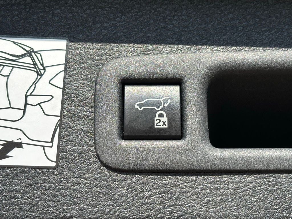 2023 Toyota Sienna XLE 8 Passenger