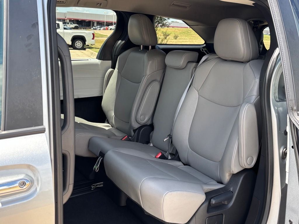 2025 Toyota Sienna XLE 8 Passenger