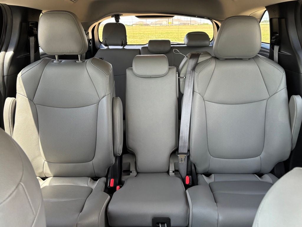 2025 Toyota Sienna XLE 8 Passenger
