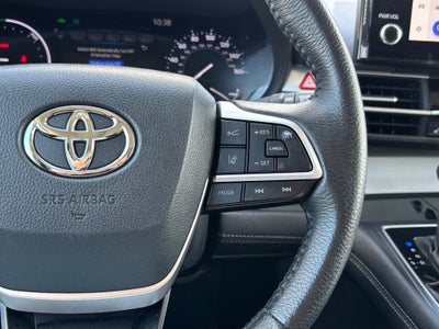 2025 Toyota Sienna XLE 8 Passenger