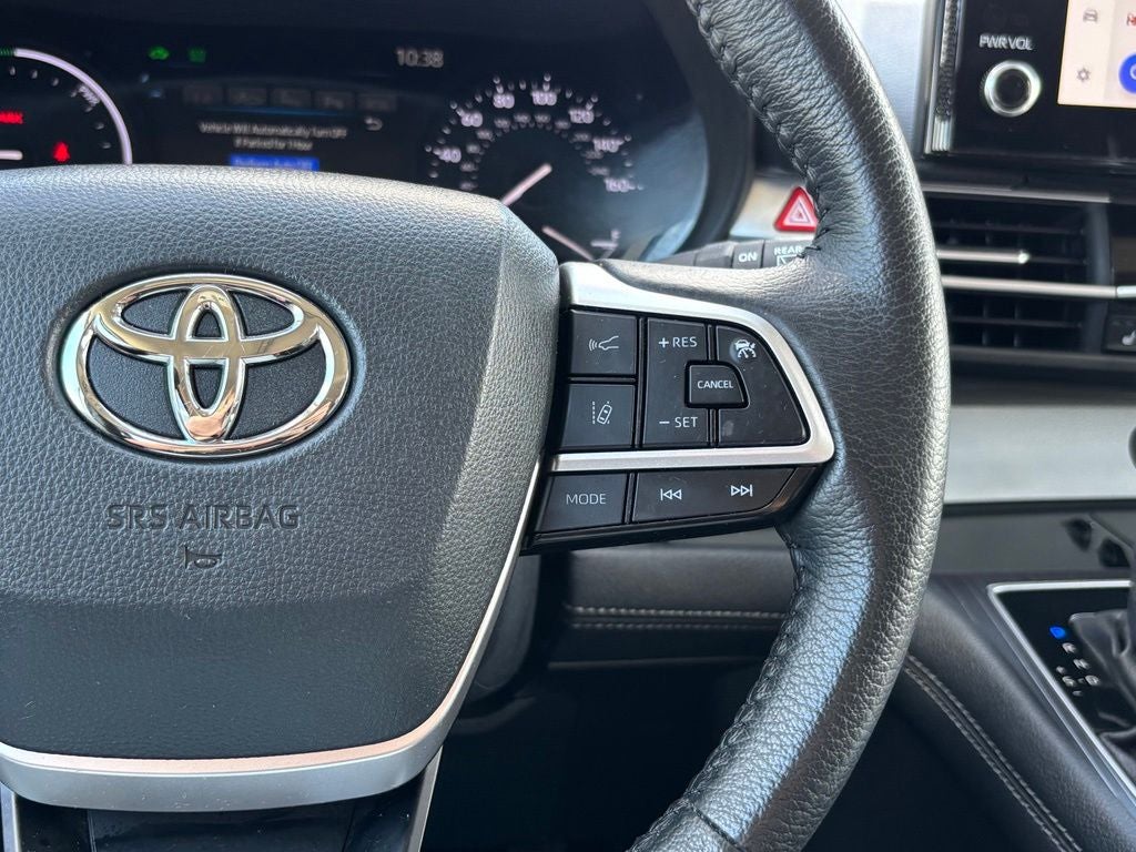 2025 Toyota Sienna XLE 8 Passenger