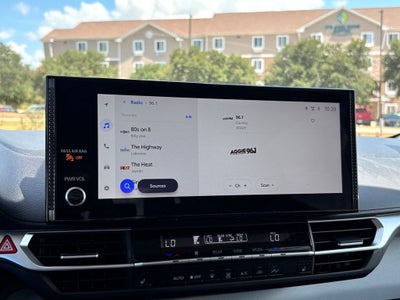 2025 Toyota Sienna XLE 8 Passenger