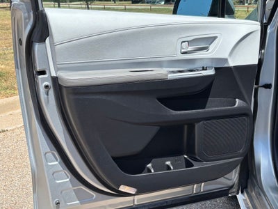2025 Toyota Sienna XLE 8 Passenger