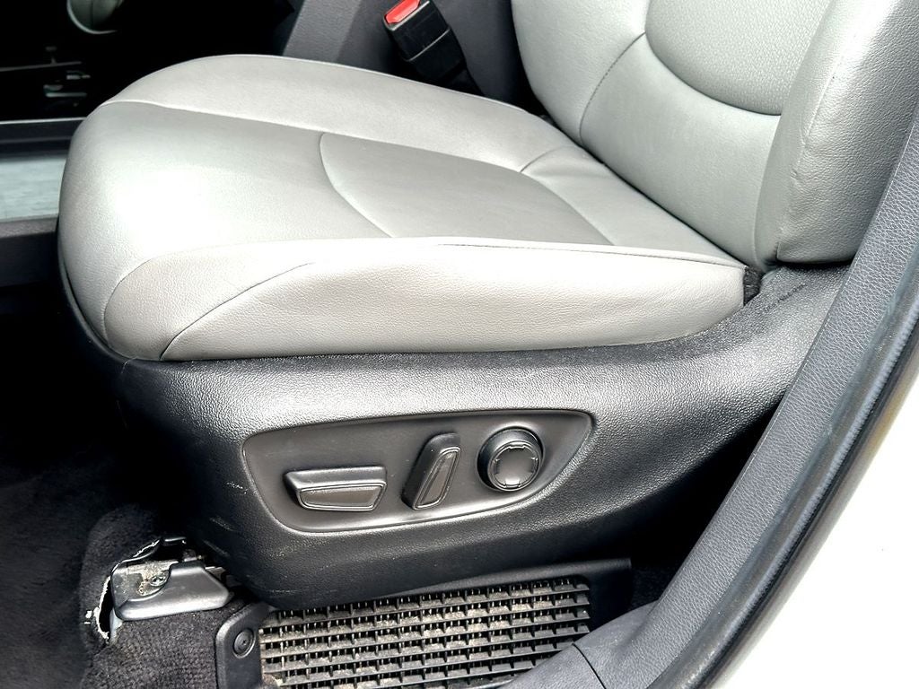 2024 Toyota Sienna XLE 8 Passenger