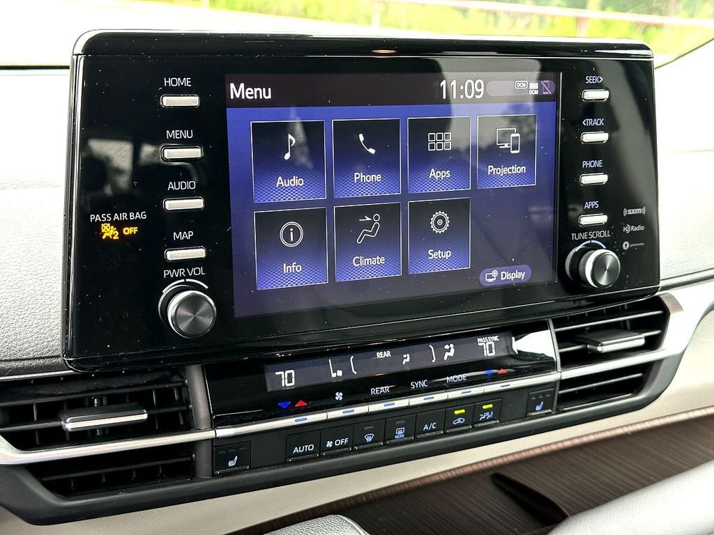 2024 Toyota Sienna XLE 8 Passenger