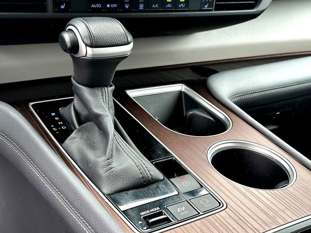 2024 Toyota Sienna XLE 8 Passenger